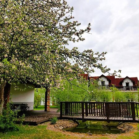 Osrodek Nad Jeziorem - Radew Rosnowo Экстерьер фото